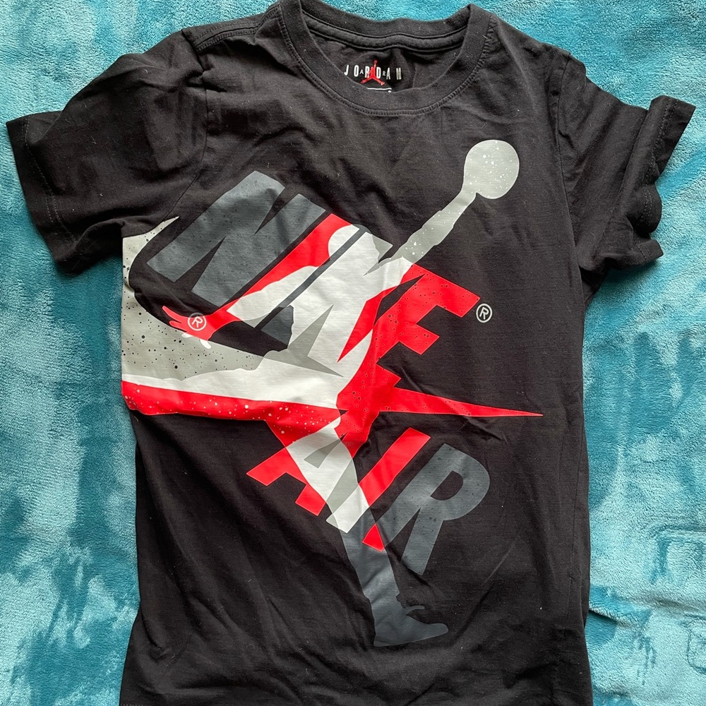 Boys Nike air tee